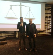 انتخاب الأخ عبد اللطيف معزوز رئيسا جديدا لرابطة الاقتصاديين الاستقلاليين انتخاب الأخ عبد اللطيف معزوز رئيسا جديدا لرابطة الاقتصاديين الاستقلاليين