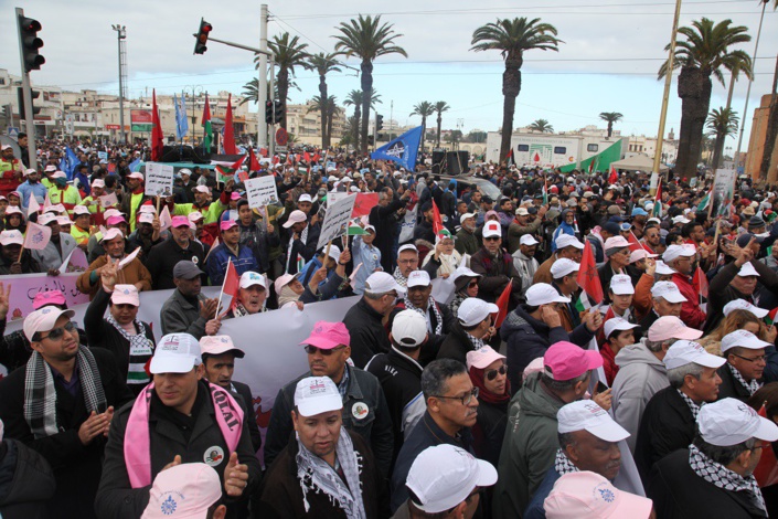 في مسيرة شعبية حاشدة: المغاربة ينتفضون ضد القرار الأمريكي الظالم في حق الشعب الفلسطيني في مسيرة شعبية حاشدة: المغاربة ينتفضون ضد القرار الأمريكي الظالم في حق الشعب الفلسطيني