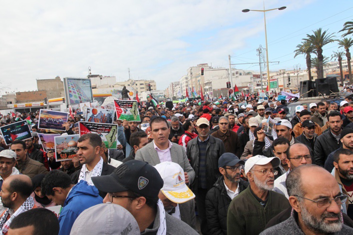 في مسيرة شعبية حاشدة: المغاربة ينتفضون ضد القرار الأمريكي الظالم في حق الشعب الفلسطيني