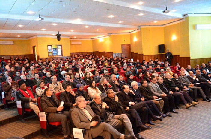 الأستاذنزار بركة يحاضر حول الحقوق الاقتصادية والاجتمالعية والبيئية بجامعة مكناس