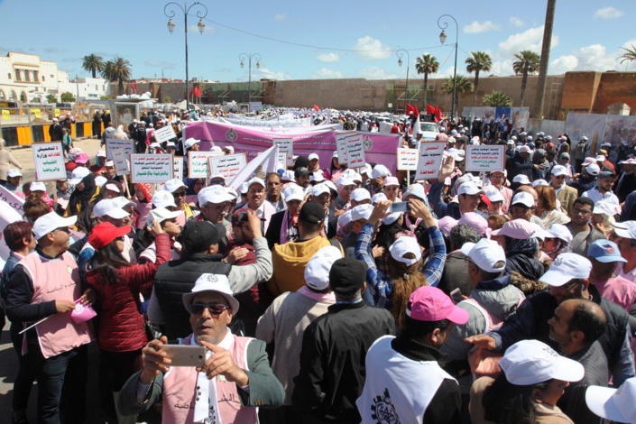 الأخ النعم ميارة يؤكد أن العرض الحكومي هزيل والاتحاد العام لن يوقع على شهادة وفاة العمل النقابي الأخ النعم ميارة يؤكد أن العرض الحكومي هزيل والاتحاد العام لن يوقع على شهادة وفاة العمل النقابي