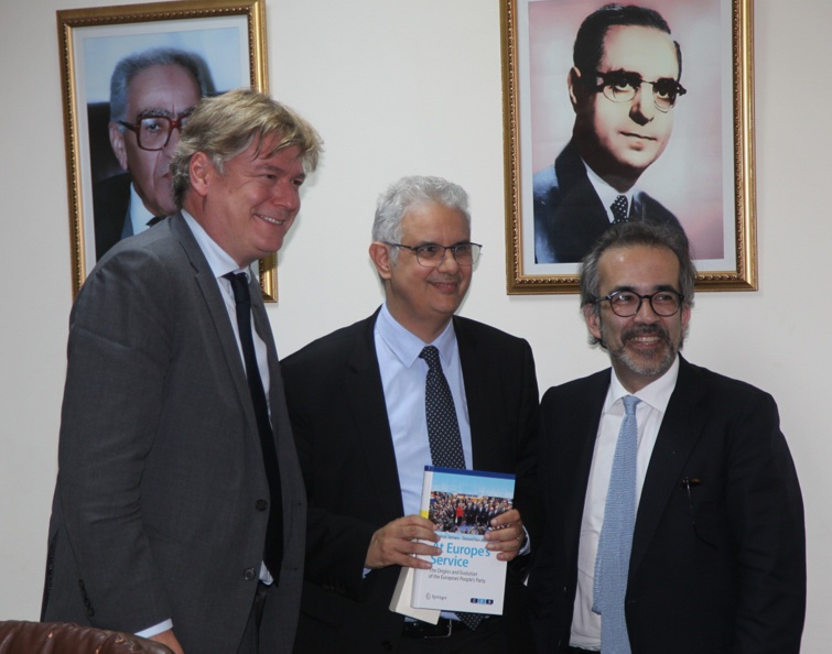 وفد مهم عن الحزب الشعبي الأوروبي في ضيافة حزب الاستقلال وفد مهم عن الحزب الشعبي الأوروبي في ضيافة حزب الاستقلال