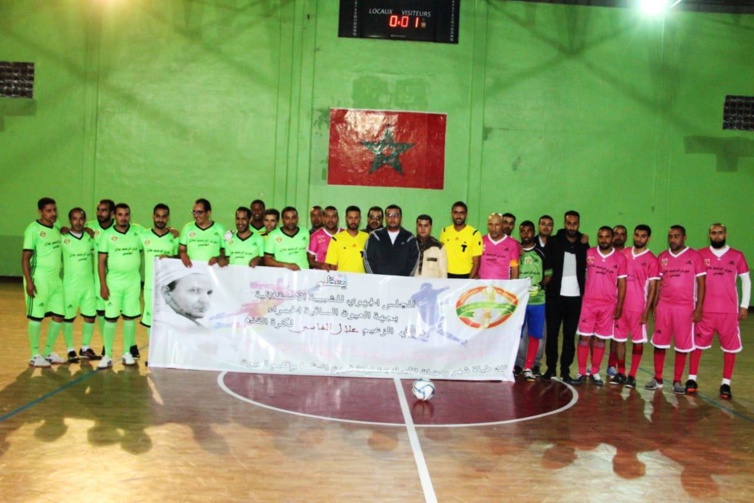 نيابة عن سيدي حمدي ولد الرشيد منصور لمباركي يعطي الانطلاقة الرسمية لدوري الزعيم علال الفاسي نيابة عن سيدي حمدي ولد الرشيد منصور لمباركي يعطي الانطلاقة الرسمية لدوري الزعيم علال الفاسي