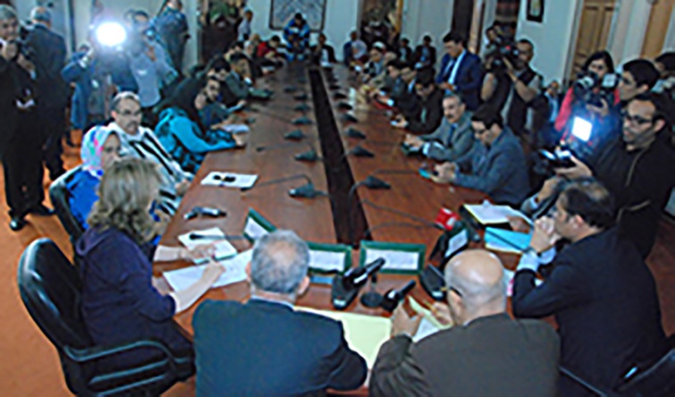 نص المذكرة التي رفعها الفريق الاستقلالي بالبرلمان إلى رئيس الحكومة من أجل مراجعة قانون مالية 2018 نص المذكرة التي رفعها الفريق الاستقلالي بالبرلمان إلى رئيس الحكومة من أجل مراجعة قانون مالية 2018