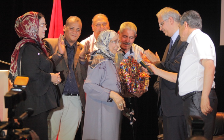 الأمين العام لحزب الاستقلال: عبد الخالق الطريس..حياة مليئة بالتضحية والبذل والعطاء الأمين العام لحزب الاستقلال: عبد الخالق الطريس..حياة مليئة بالتضحية والبذل والعطاء