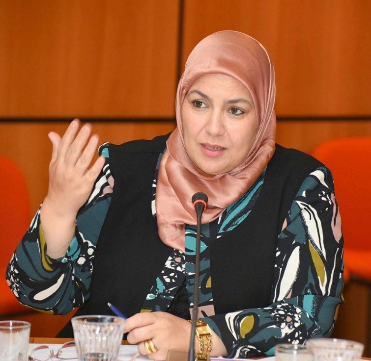 الأخت زينب قيوح تطالب بفتح تحقيق حول ظروف وفاة طفلة بتارودانت الأخت زينب قيوح تطالب بفتح تحقيق حول ظروف وفاة طفلة بتارودانت