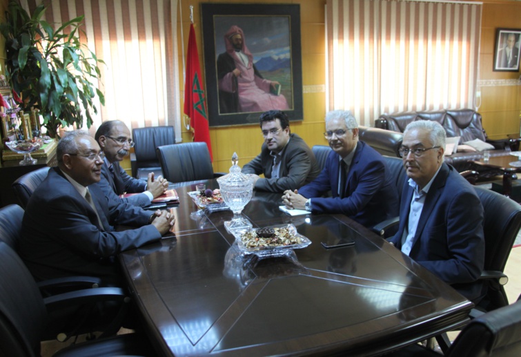 الأمين العام لحزب الاستقلال يستقبل اللجنة الوطنية للمراقبة المالية الأمين العام لحزب الاستقلال يستقبل اللجنة الوطنية للمراقبة المالية