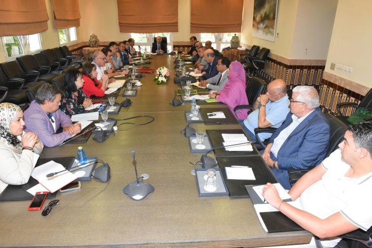 اللجنة التنفيذية لحزب الاستقلال تعتبر الإصلاحات السياسية والمؤسساتية والديمقراطية محورا لكل التعاقدات المجتمعية اللجنة التنفيذية لحزب الاستقلال تعتبر الإصلاحات السياسية والمؤسساتية والديمقراطية محورا لكل التعاقدات المجتمعية