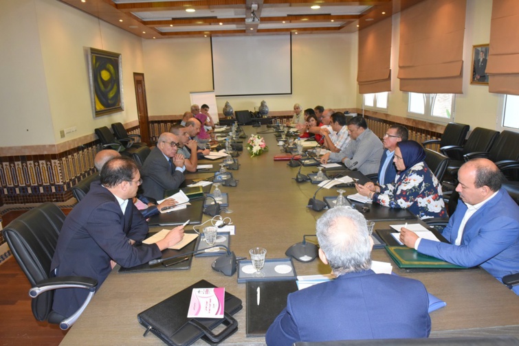 اللجنة التنفيذية لحزب الاستقلال تعتبر الإصلاحات السياسية والمؤسساتية والديمقراطية محورا لكل التعاقدات المجتمعية اللجنة التنفيذية لحزب الاستقلال تعتبر الإصلاحات السياسية والمؤسساتية والديمقراطية محورا لكل التعاقدات المجتمعية