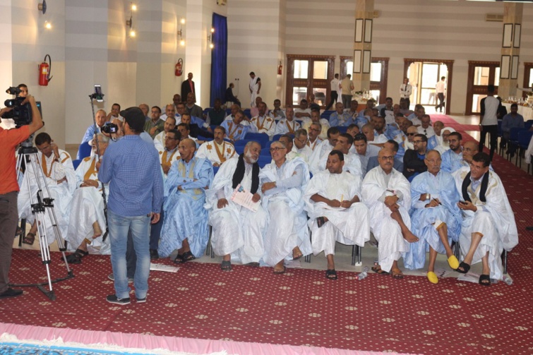 الأخ مولاي حمدي ولد الرشيد يترأس الملتقى الجهوي الثالث للمنتخبين الاستقلاليين ببوجدور الأخ مولاي حمدي ولد الرشيد يترأس الملتقى الجهوي الثالث للمنتخبين الاستقلاليين ببوجدور