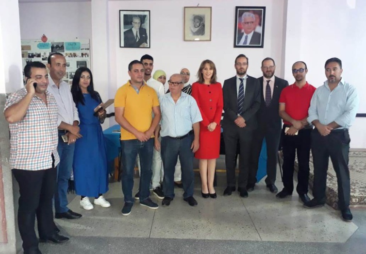 وفد رفيع المستوى عن السفارة البريطانية في زيارة مجاملة للمفتشية الإقليمية لحزب الاستقلال بالحسيمة وفد رفيع المستوى عن السفارة البريطانية في زيارة مجاملة للمفتشية الإقليمية لحزب الاستقلال بالحسيمة