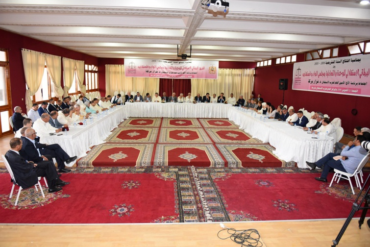 الأخ نزار بركة يترأس اجتماعا للفريق الاستقلالي للوحدة التعادلية بمجلسي النواب والمستشارين الأخ نزار بركة يترأس اجتماعا للفريق الاستقلالي للوحدة التعادلية بمجلسي النواب والمستشارين