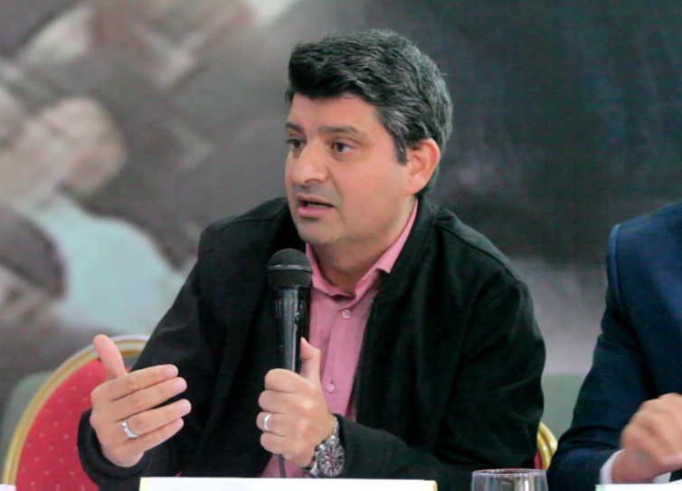 الأخ عبد الحفيظ أدمينو يستعرض مداخل إصلاح القوانين المنظمة للغرف المهنية الأخ عبد الحفيظ أدمينو يستعرض مداخل إصلاح القوانين المنظمة للغرف المهنية