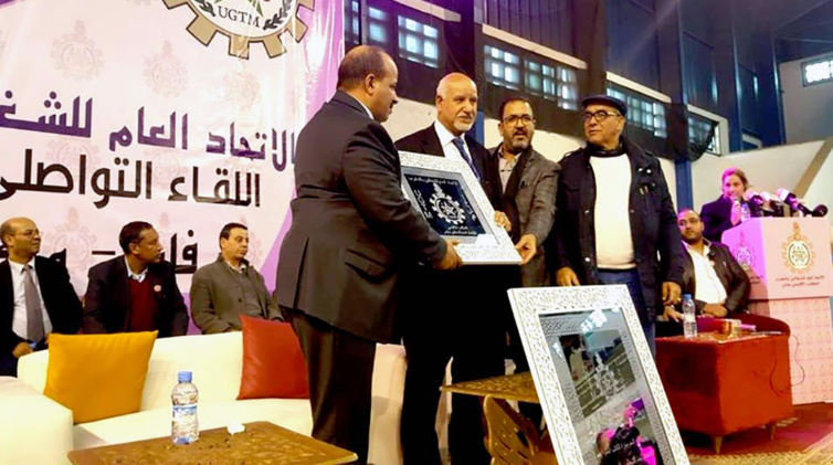 الأخ النعم ميارة يترأس لقاء تواصليا حاشدا مع مناضلات ومناضلي الاتحاد العام للشغالين بمدنة فاس