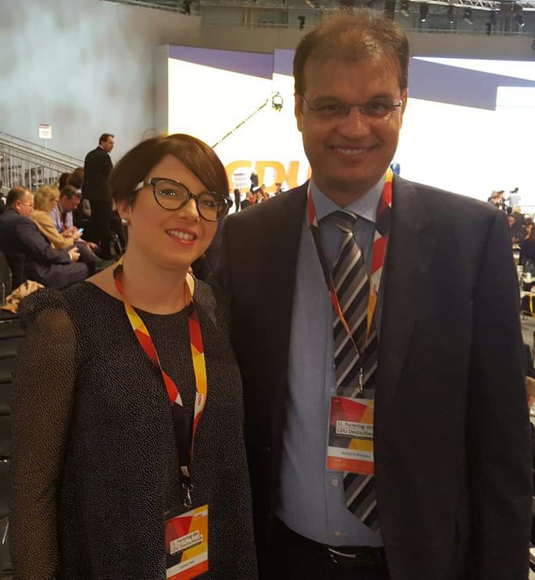 الأخ رحال المكاوي ممثلا لحزب الاستقلال في أشغال المؤتمر العام للحزب المسيحي الديمقراطي الألماني الأخ رحال المكاوي ممثلا لحزب الاستقلال في أشغال المؤتمر العام للحزب المسيحي الديمقراطي الألماني