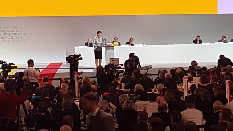 الأخ رحال المكاوي ممثلا لحزب الاستقلال في أشغال المؤتمر العام للحزب المسيحي الديمقراطي الألماني الأخ رحال المكاوي ممثلا لحزب الاستقلال في أشغال المؤتمر العام للحزب المسيحي الديمقراطي الألماني