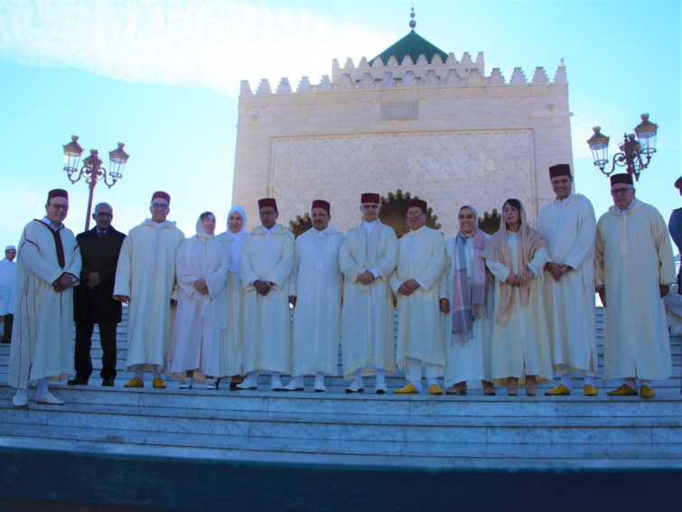 وفد من قيادة حزب الاستقلال برئاسة الأخ الأمين العام يترحم على الروح الطاهرة لجلالة المغفور له الملك الحسن الثاني