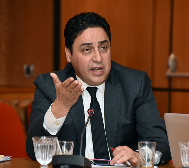 الأخ عمر حجيرة : الوضعية الاقتصادية الراكدة للجهة الشرقية تتطلب برنامجا استثماريا عاجلا الأخ عمر حجيرة : الوضعية الاقتصادية الراكدة للجهة الشرقية تتطلب برنامجا استثماريا عاجلا