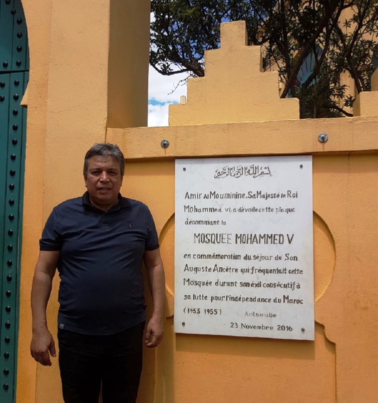 الأخ عبداللطيف أبدوح يزور مسجد محمد الخامس بمدينة أنسرابي بمدغشقر الشقيقة الأخ عبداللطيف أبدوح يزور مسجد محمد الخامس بمدينة أنسرابي بمدغشقر الشقيقة