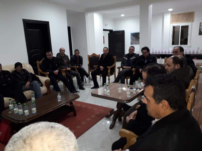 ممثلو التنسيقية الوطنية للهيئات المهنية الأكثر تمثيلية بطنجة.. القرارات المستعجلة والانفرادية التي أقرتها الحكومة تھدد السلم الاجتماعي والاستقرار التجاري المضطرب ممثلو التنسيقية الوطنية للهيئات المهنية الأكثر تمثيلية بطنجة.. القرارات المستعجلة والانفرادية التي أقرتها الحكومة تھدد السلم الاجتماعي والاستقرار التجاري المضطرب