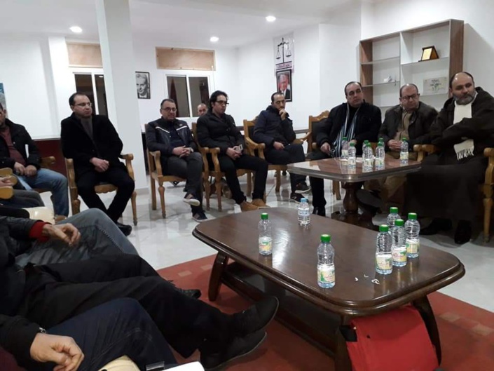 ممثلو التنسيقية الوطنية للهيئات المهنية الأكثر تمثيلية بطنجة.. القرارات المستعجلة والانفرادية التي أقرتها الحكومة تھدد السلم الاجتماعي والاستقرار التجاري المضطرب ممثلو التنسيقية الوطنية للهيئات المهنية الأكثر تمثيلية بطنجة.. القرارات المستعجلة والانفرادية التي أقرتها الحكومة تھدد السلم الاجتماعي والاستقرار التجاري المضطرب