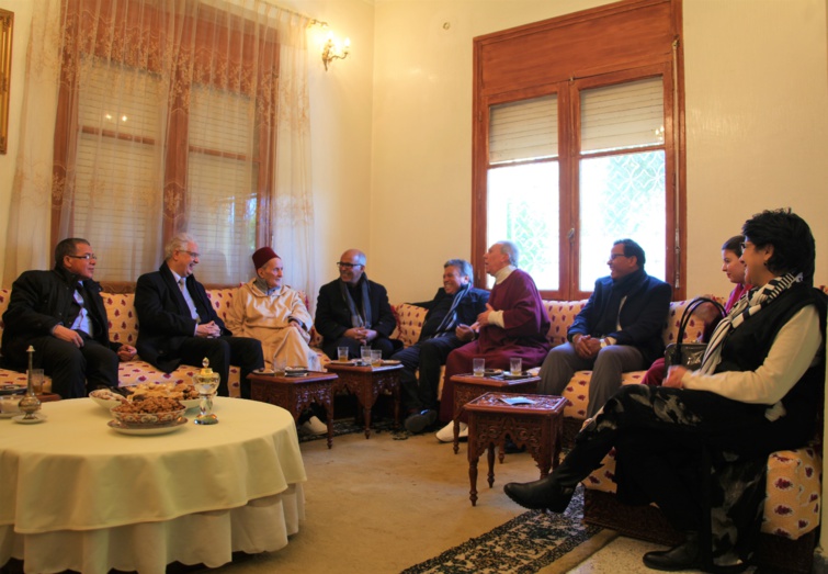 وفد استقلالي هام برئاسة الأخ الأمين العام يزور المجاهد الحاج سي امحمد العراقي بفاس وفد استقلالي هام برئاسة الأخ الأمين العام يزور المجاهد الحاج سي امحمد العراقي بفاس