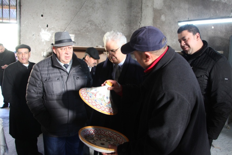 وفد استقلالي هام برئاسة الأخ الأمين العام يقوم بزيارة ميدانية لإحدى الأوراش الحرفية بفاس للإطلاع عن قرب على وضعية الصناع التقليديين والإنصات لإنشغالاتهم وفد استقلالي هام برئاسة الأخ الأمين العام يقوم بزيارة ميدانية لإحدى الأوراش الحرفية بفاس للإطلاع عن قرب على وضعية الصناع التقليديين والإنصات لإنشغالاتهم