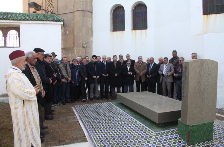 وفد استقلالي برئاسة الأخ الأمين العام يترحم على الروح الطاهرة للزعيم علال الفاسي وأرواح شهداء انتفاضة 29 يناير 1944 وفد استقلالي برئاسة الأخ الأمين العام يترحم على الروح الطاهرة للزعيم علال الفاسي وأرواح شهداء انتفاضة 29 يناير 1944