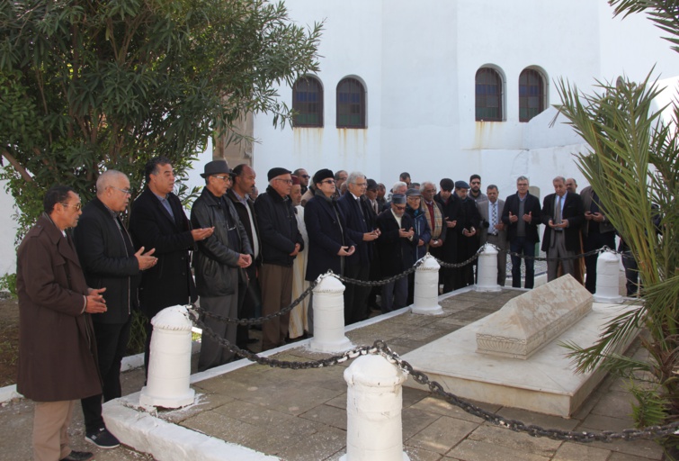 وفد استقلالي برئاسة الأخ الأمين العام يترحم على الروح الطاهرة للزعيم علال الفاسي وأرواح شهداء انتفاضة 29 يناير 1944 وفد استقلالي برئاسة الأخ الأمين العام يترحم على الروح الطاهرة للزعيم علال الفاسي وأرواح شهداء انتفاضة 29 يناير 1944