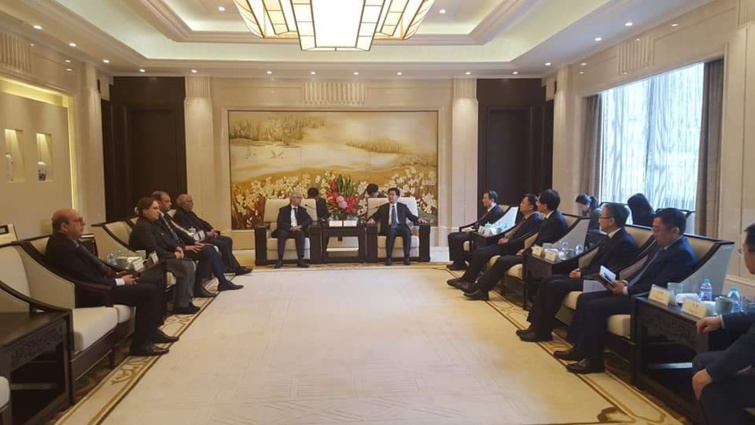 وفد عن قيادة حزب الاستقلال برئاسة الأخ الأمين العام يبحث مع مسؤولي الحزب الشيوعي الصيني سبل تعزيز التعاون بين الحزبين وفد عن قيادة حزب الاستقلال برئاسة الأخ الأمين العام يبحث مع مسؤولي الحزب الشيوعي الصيني سبل تعزيز التعاون بين الحزبين