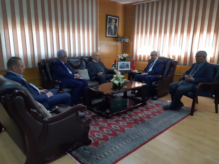 الأخ الأمين العام لحزب الاستقلال يستقبل السيد نبيل شعث مستشار الرئيس الفلسطيني للشؤون الخارجية والعلاقات الدولية