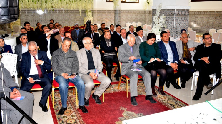 الأخ نزار بركة يعقد لقاءا تواصليا وتشاوريا هاما مع المستشارين الاستقلاليين بالجماعات الترابية والغرف المهنية بإقليم العرائش الأخ نزار بركة يعقد لقاءا تواصليا وتشاوريا هاما مع المستشارين الاستقلاليين بالجماعات الترابية والغرف المهنية بإقليم العرائش