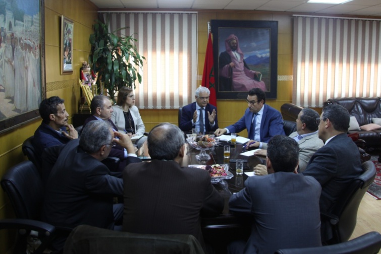 الأخ نزار بركة يترأس اجتماعا لرؤساء وممثلي الروابط المهنية الاستقلالية الأخ نزار بركة يترأس اجتماعا لرؤساء وممثلي الروابط المهنية الاستقلالية