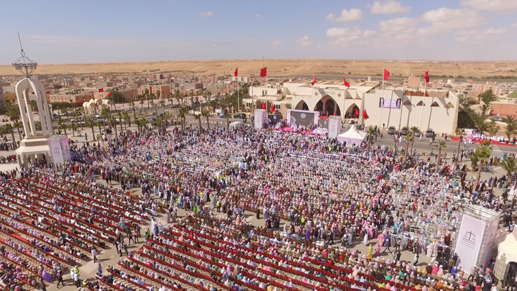 العيون حاضرة الأقاليم الجنوبية للمملكة تخرج عن بكرة أبيها في عرس استقلالي وطني حاشد