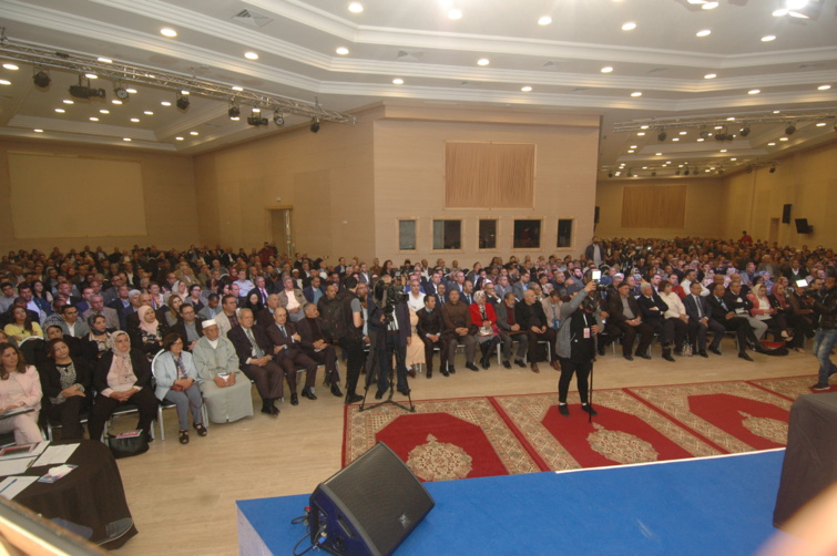 الأخ نزار بركة: حزب الاستقلال ينهج منظومة حكامة داخلية تكرس التداول الجماعي حول البرامج والاختيارات داخل مؤسساته التقريرية الأخ نزار بركة: حزب الاستقلال ينهج منظومة حكامة داخلية تكرس التداول الجماعي حول البرامج والاختيارات داخل مؤسساته التقريرية