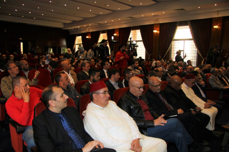 الأخ شيبة ماء العينين: قد توجد أحزاب لا ديمقراطية ولكن لا ديمقراطية بدون أحزاب الأخ شيبة ماء العينين: قد توجد أحزاب لا ديمقراطية ولكن لا ديمقراطية بدون أحزاب