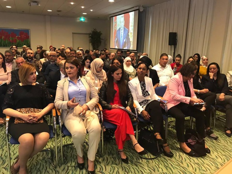 وفد من قيادة حزب الاستقلال يتدارس بهولندا أوضاع الجالية المغربية وفد من قيادة حزب الاستقلال يتدارس بهولندا أوضاع الجالية المغربية