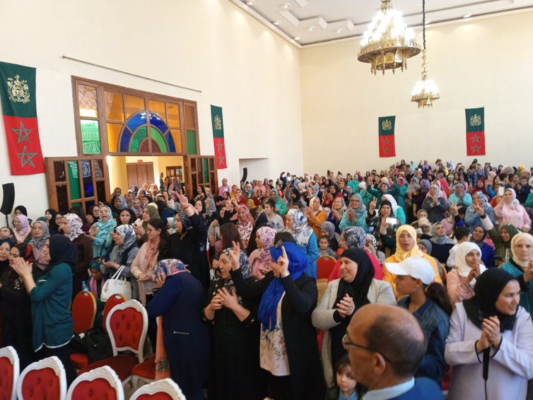 الأخت خديجة الزومي تترأس المؤتمر الإقليمي لمنظمة المرأة الاستقلالية بمكناس الأخت خديجة الزومي تترأس المؤتمر الإقليمي لمنظمة المرأة الاستقلالية بمكناس