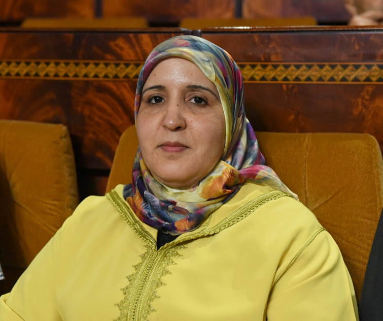 الأخت خديجة الرضواني : استمرار العمل بالمناهج التعليمية الحالية يفقد المدرسة العمومية جاذبيتها الأخت خديجة الرضواني : استمرار العمل بالمناهج التعليمية الحالية يفقد المدرسة العمومية جاذبيتها