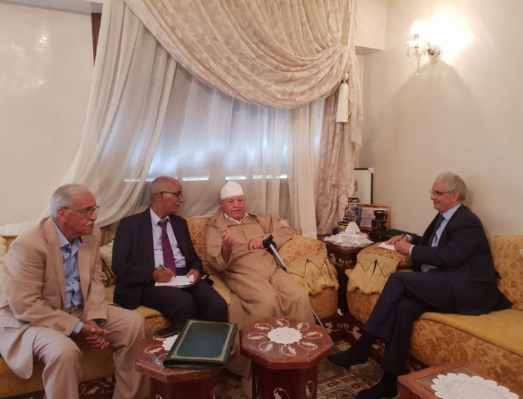 في إطار أجرأة مبادرة المصالحة مع الريف.. الأخ نزار بركة يعقد لقاء هاما مع المناضل المقاوم محمد بن سعيد ايت ايدر في إطار أجرأة مبادرة المصالحة مع الريف.. الأخ نزار بركة يعقد لقاء هاما مع المناضل المقاوم محمد بن سعيد ايت ايدر