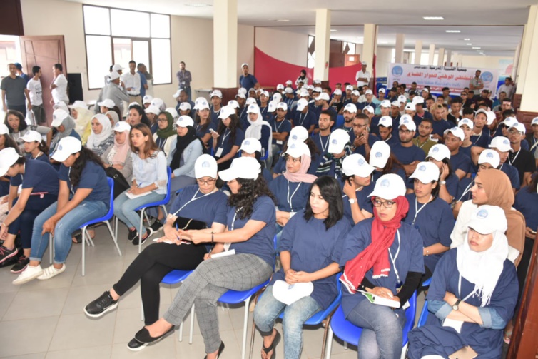 في لقاء مفتوح مع الشبيبة المدرسية بالحوزية.. الأخ نزار بركة الشباب اليوم في حاجة إلى أن يلامس بالفعل مظاهر استعادة الثقة وحظوظه في الارتقاء الاجتماعي في لقاء مفتوح مع الشبيبة المدرسية بالحوزية.. الأخ نزار بركة الشباب اليوم في حاجة إلى أن يلامس بالفعل مظاهر استعادة الثقة وحظوظه في الارتقاء الاجتماعي