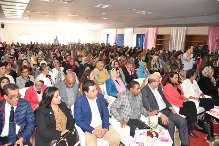 الأخ نزار بركة.. يدعو الحكومة إلى القطع مع التسويف الممارس في تنزيل الاستراتيجيات المتعلقة بالمناصفة ويؤكد على ضرورة التمكين السياسي للمرأة والدفع بمشاركتها الفاعلة في صنع القرار والمساهمة في التنمية