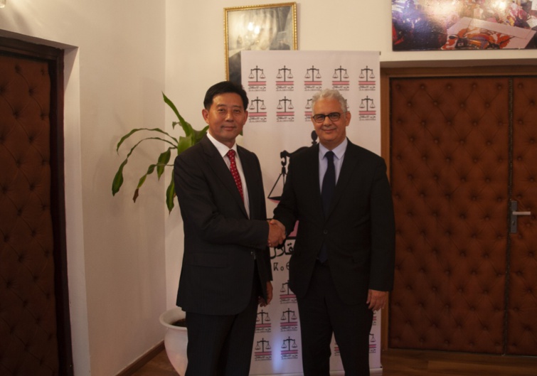 الأخ نزار بركة يستقبل السيد آن يوجون الأمين العام للرابطة الشعبية الصينية للسلام ونزع السلاح والوفد المرافق له الأخ نزار بركة يستقبل السيد آن يوجون الأمين العام للرابطة الشعبية الصينية للسلام ونزع السلاح والوفد المرافق له