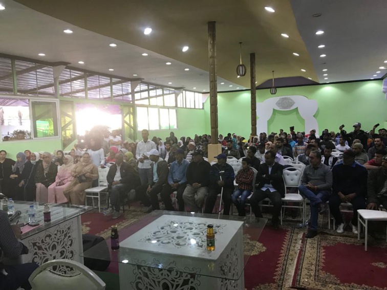 الأخ عزيز هيلالي يؤكد أن قواعد حزب الاستقلال تجدد العهد مع ساكنة سيدي الطيبي من أجل رفع الحيف والتهميش و الظلم الأخ عزيز هيلالي يؤكد أن قواعد حزب الاستقلال تجدد العهد مع ساكنة سيدي الطيبي من أجل رفع الحيف والتهميش و الظلم