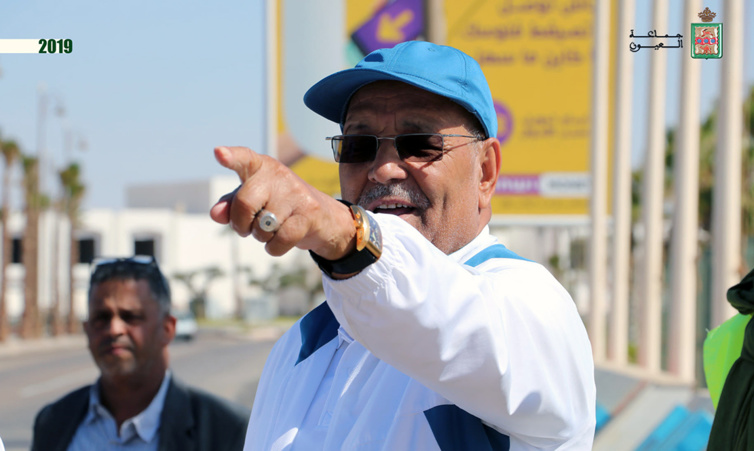 تحت إشراف الأخ مولاي حمدي ولد الرشيد ...جماعة العيون تشرع في اعادة تهيئة ساحة ومواقف السيارات بمطار الحسن الأول تحت إشراف الأخ مولاي حمدي ولد الرشيد ...جماعة العيون تشرع في اعادة تهيئة ساحة ومواقف السيارات بمطار الحسن الأول