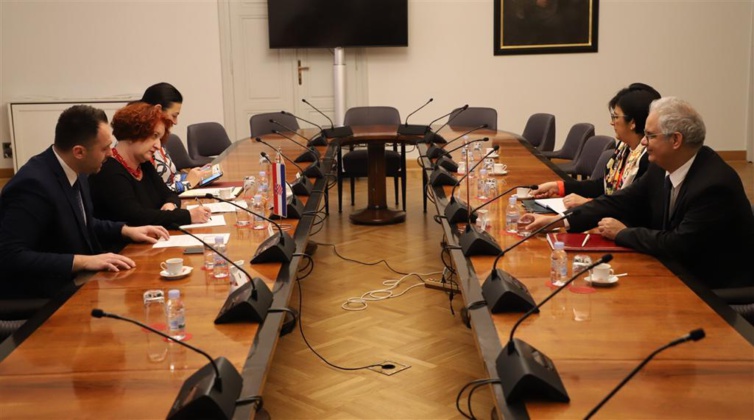 مشاركة متميزة لوفد حزب الاستقلال برئاسة الأخ نزار بركة في أشغال مؤتمر الحزب الشعبي الأوروبي بالعاصمة الكرواتية زغرب مشاركة متميزة لوفد حزب الاستقلال برئاسة الأخ نزار بركة في أشغال مؤتمر الحزب الشعبي الأوروبي بالعاصمة الكرواتية زغرب