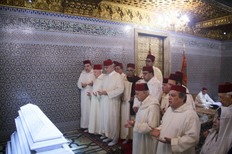 وفد استقلالي هام برئاسة الأخ نزار بركة يترحم على الروح الطاهرة لجلالة المغفور له الملك الحسن الثاني