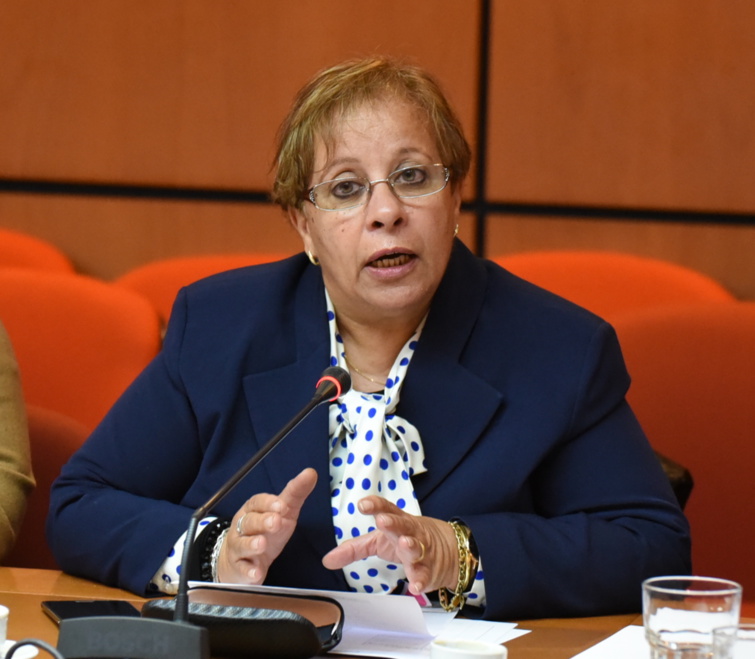 الأخت عبلة بوزكري :معاناة الاطفال المشردين تزداد مع الاهمال الحكومي الأخت عبلة بوزكري :معاناة الاطفال المشردين تزداد مع الاهمال الحكومي