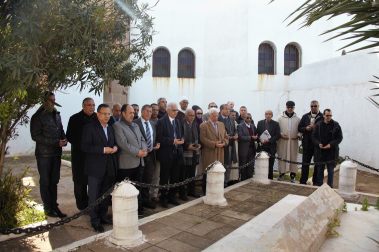 وفد استقلالي برئاسة الأخ الأمين العام يترحم على أرواح شهداء انتفاضة 29 يناير 1944 وعلى الروح الطاهرة للزعيم علال الفاسي وفد استقلالي برئاسة الأخ الأمين العام يترحم على أرواح شهداء انتفاضة 29 يناير 1944 وعلى الروح الطاهرة للزعيم علال الفاسي