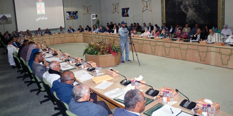 دورة فبراير لمجلس بلدية العيون تصادق على اتفاقيات لإنجاز مشاريع تهم قطاعات اجتماعية حيوية كالصحة والتعليم والشباب دورة فبراير لمجلس بلدية العيون تصادق على اتفاقيات لإنجاز مشاريع تهم قطاعات اجتماعية حيوية كالصحة والتعليم والشباب